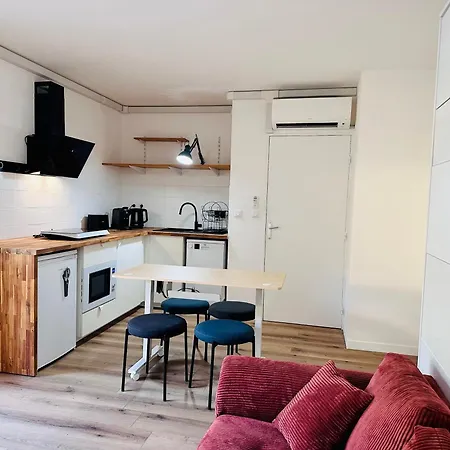 Apartment 40m2-air Conditioning-elevator-underground Parking-self Checkin! Climatise 40m2-ascenseur-parking Souterrain -arrivee Autonome