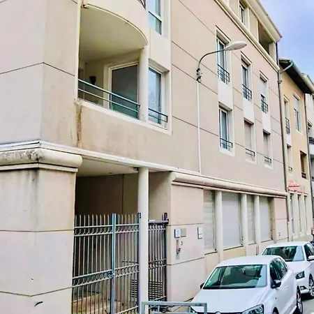 Apartment 40m2-air Conditioning-elevator-underground Parking-self Checkin! Climatise 40m2-ascenseur-parking Souterrain -arrivee Autonome Avignon